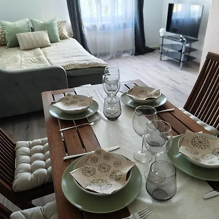Centre Home, Private Parking Apartment *
