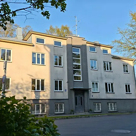 Centre Home, Private Parking
